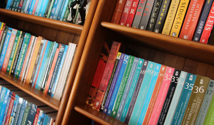 Prestamos serviços de consultoria em design editorial